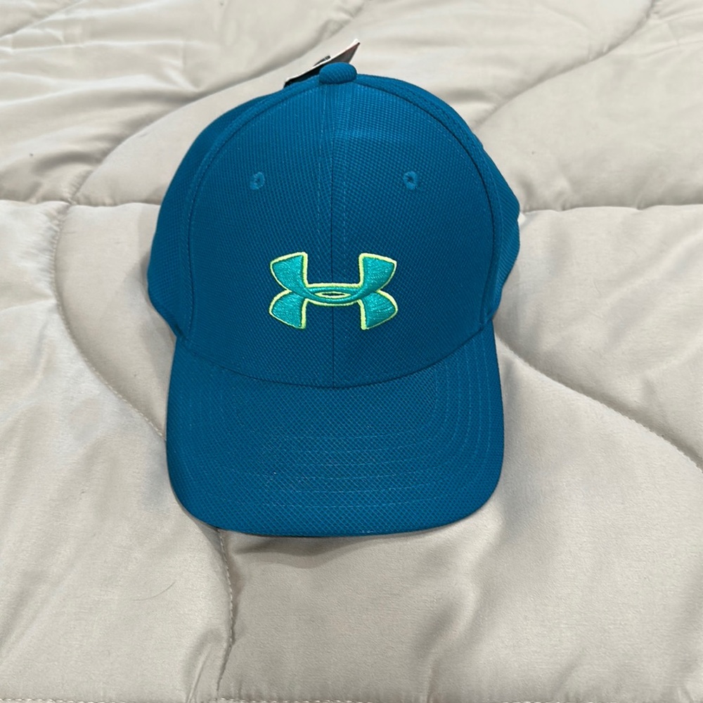 UNDER ARMOUR S/M YOUTH HAT NWT